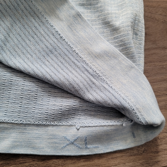 Lululemon Muscle Tee - Picture 2 of 5